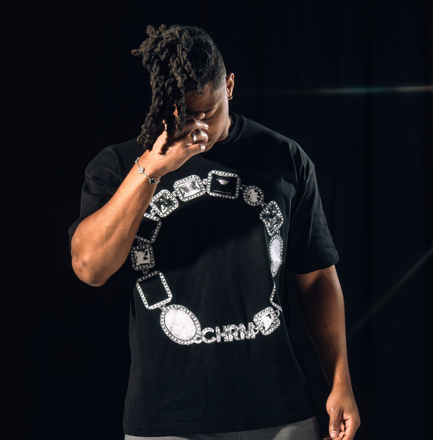 Precious Wrist Tee
